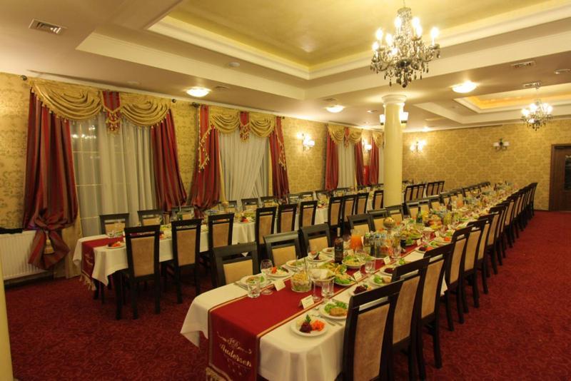 Hotel Andersen Rzeszów Esterno foto