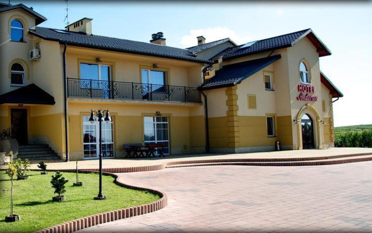 Hotel Andersen Rzeszów Esterno foto